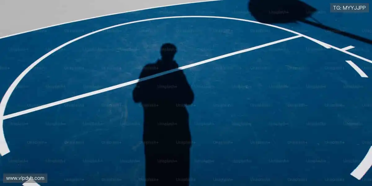 📱 边看边聊,弹幕刷屏,互动赢好礼!